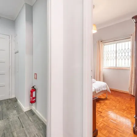 Apartamento Guestready - Practical 1 Bdr Appt Near The Beach! Lisboa
